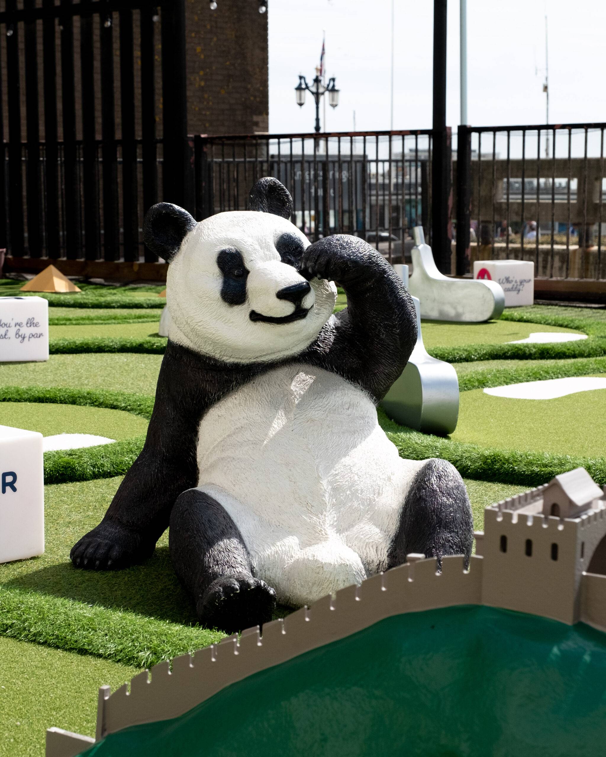 Globetrotters Crazy Golf